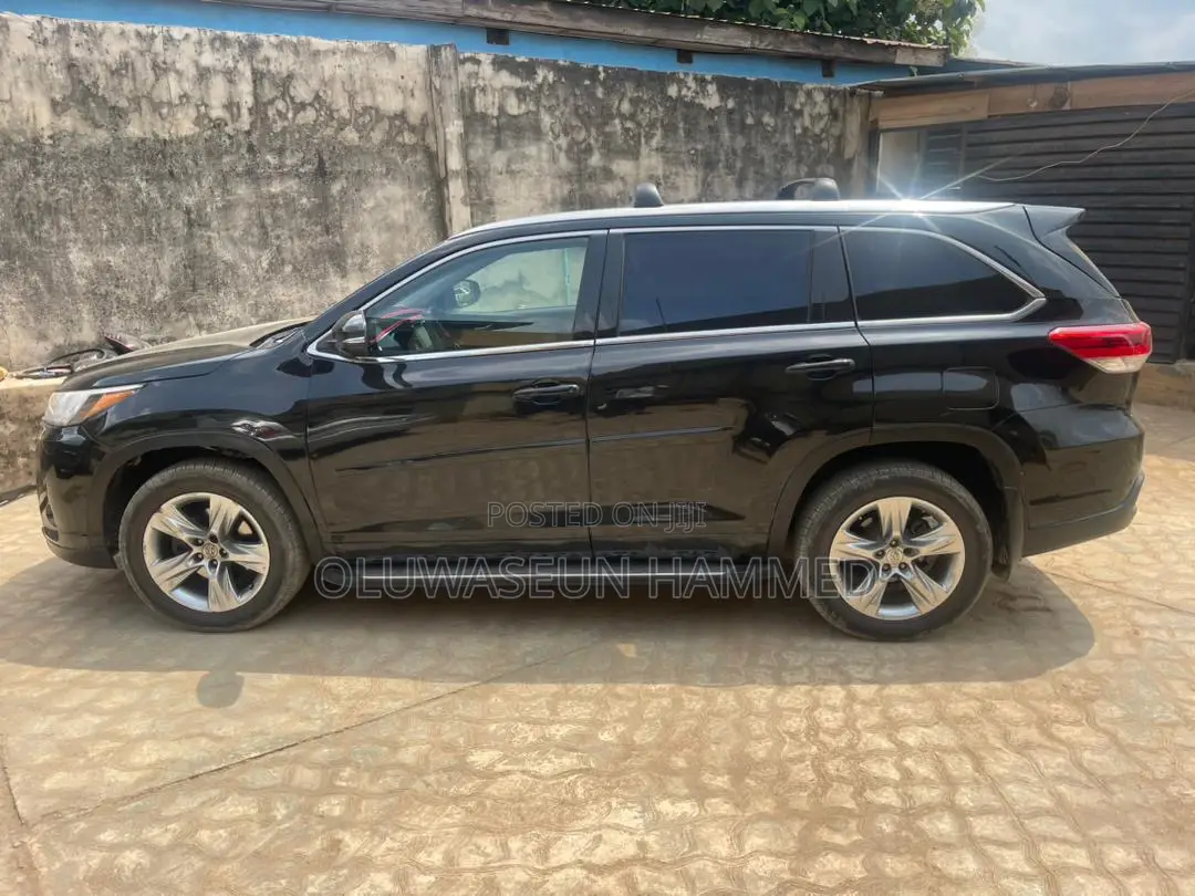 Toyota Highlander 2017 Black