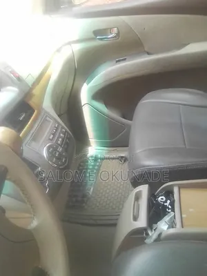 Toyota Previa 2012 Silver