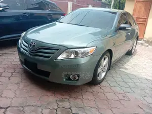 Toyota Camry 2010 Green