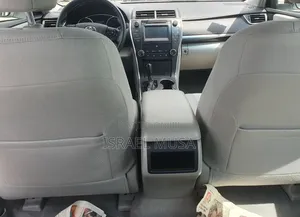 Toyota Camry LE 4dr Sedan (2.5L 4cyl 6A) 2016 White