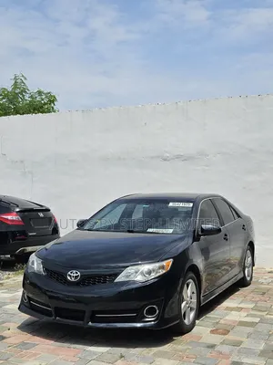 Toyota Camry SE 4dr Sedan (2.5L 4cyl 6A) 2013 Black