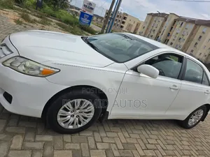 Toyota Camry LE 4dr Sedan (2.5L 4cyl 6AM) 2010 White