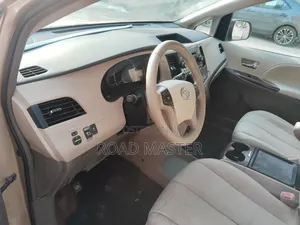 Toyota Sienna XLE 7 Passenger 2011 Gold