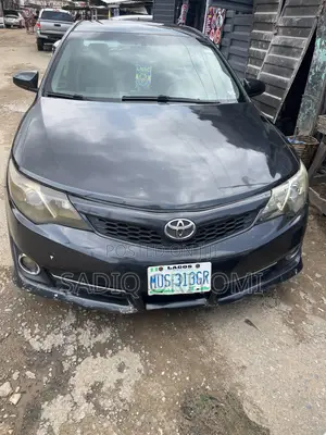 Toyota Camry SE 4dr Sedan (2.5L 4cyl 6A) 2014 Black