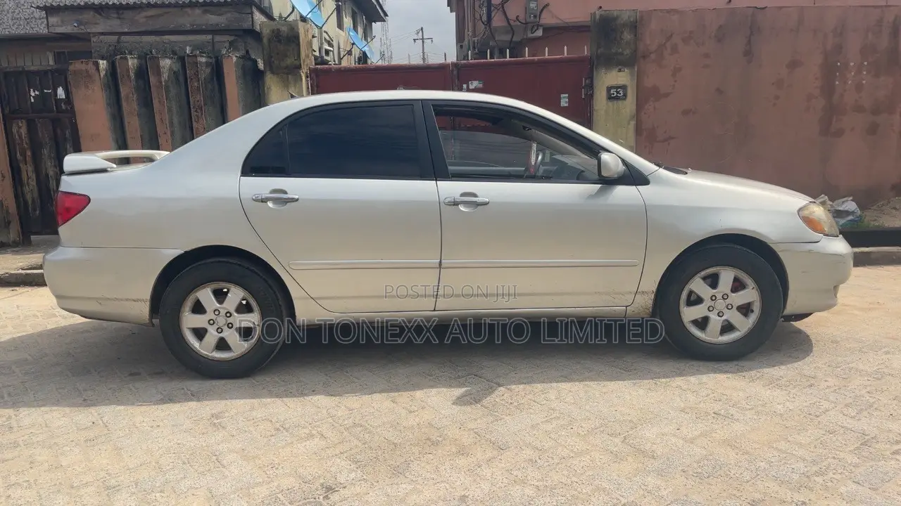 Toyota Corolla LE 2004 Silver