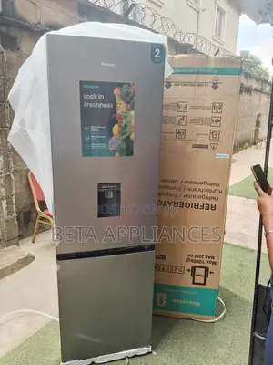 Hisense 264l Refrigerator With Adjustable Shelves and Dispenser