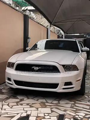 Ford Mustang 2014 White