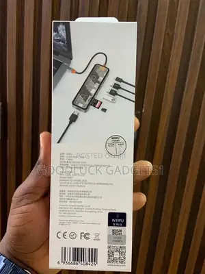 Wiwu 7 in 1 Usb-C and Usb Cyber Hub.