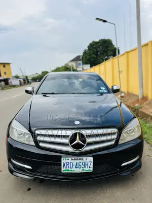Mercedes-Benz C300 Luxury Sedan AWD (3.0L 6cyl 7A) 2009 Black