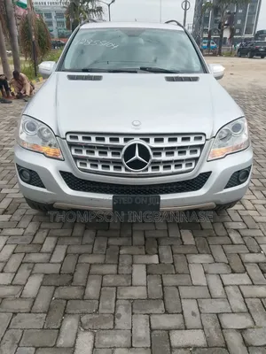 Mercedes-Benz 200 2009 Silver