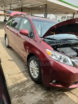 Toyota Sienna XLE AWD 7-Passenger 2013 Red