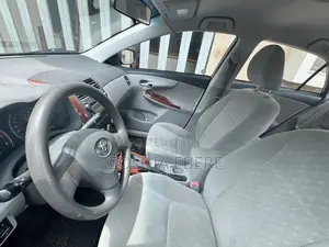 Toyota Corolla 2010 Silver