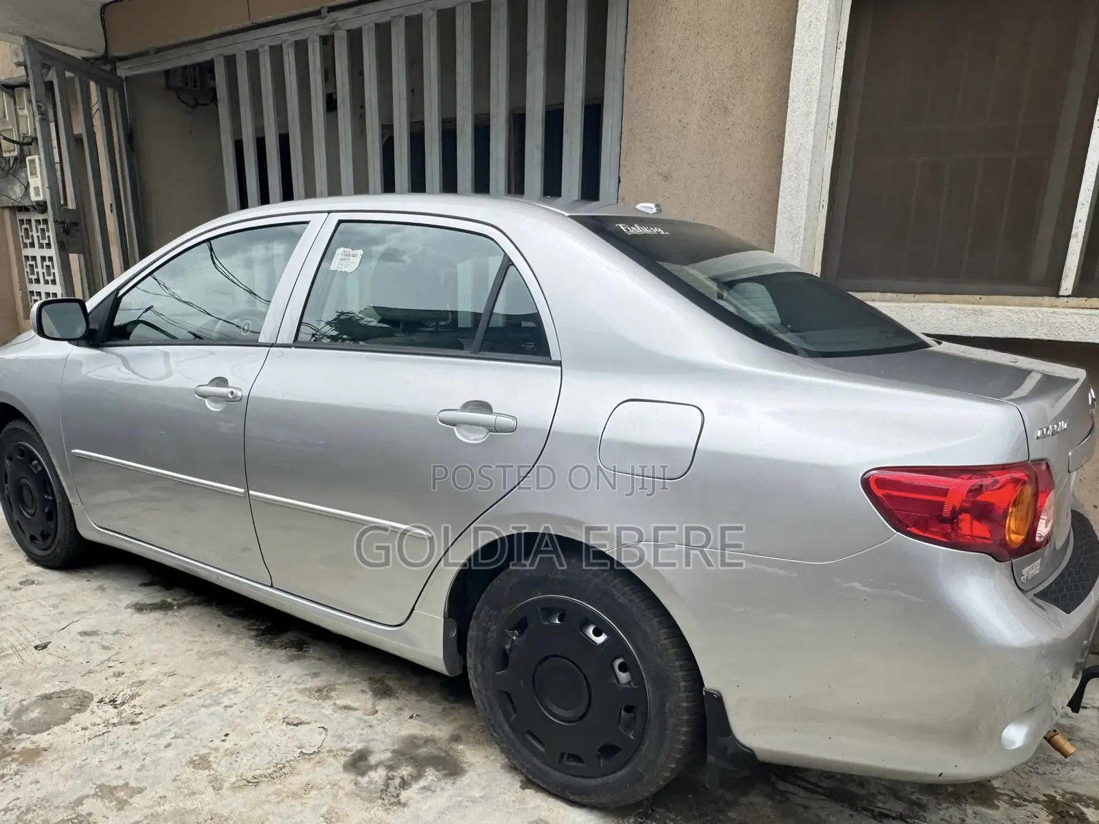 Toyota Corolla 2010 Silver