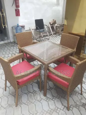 Outdoor 4-Seater Brown Dining Set With Mirrored Tabletop
