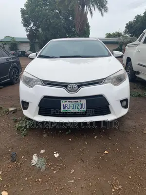 Toyota Corolla S Premium 4dr Sedan (1.8L 4cyl CVT) 2014 White