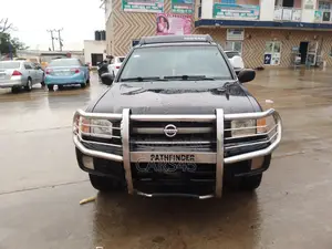 Nissan Pathfinder 2003 Black