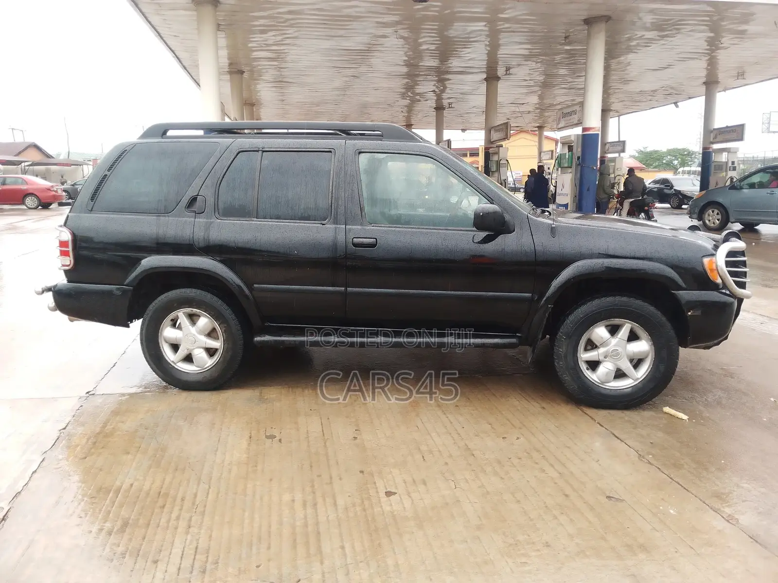 Nissan Pathfinder 2003 Black