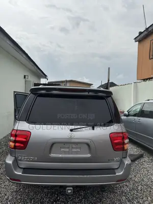 Toyota Sequoia SR5 4dr SUV 4WD (4.7L 8cyl 4A) 2001 Gray