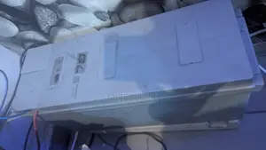 2.5kwh 12v Quanta Battery, 1.5kva 12vinverter and 60amp Controller