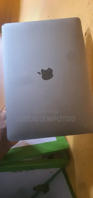 Laptop Apple MacBook Pro 2017 16GB Intel Core i5 SSD 512GB