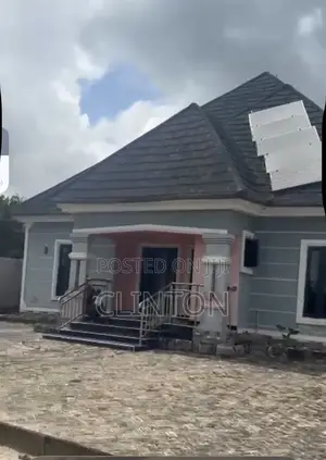 4bdrm Bungalow in Benin City for sale