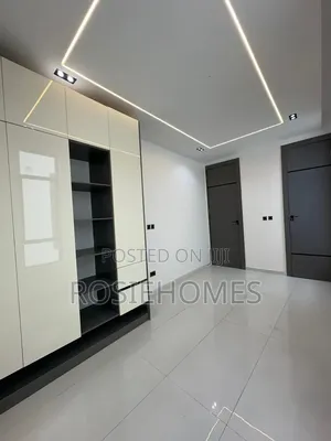 5bdrm Duplex in Garden Estate, Chevron for rent