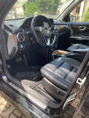 Mercedes-Benz GLK-Class Base GLK 350 4dr AWD 4MATIC (3.5L 6cyl 7A) 2015