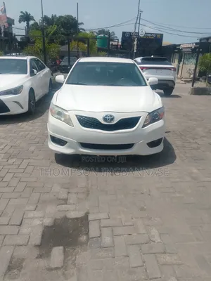 Toyota Camry SE 4dr Sedan (2.5L 4cyl 6AM) 2010 White