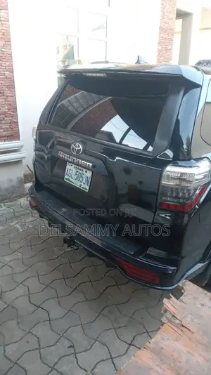 Toyota 4-Runner Limited 4WD 2011 Black