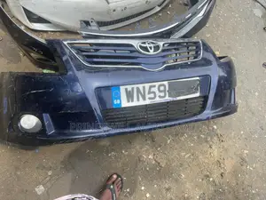 Front Bumper Avensis 2011