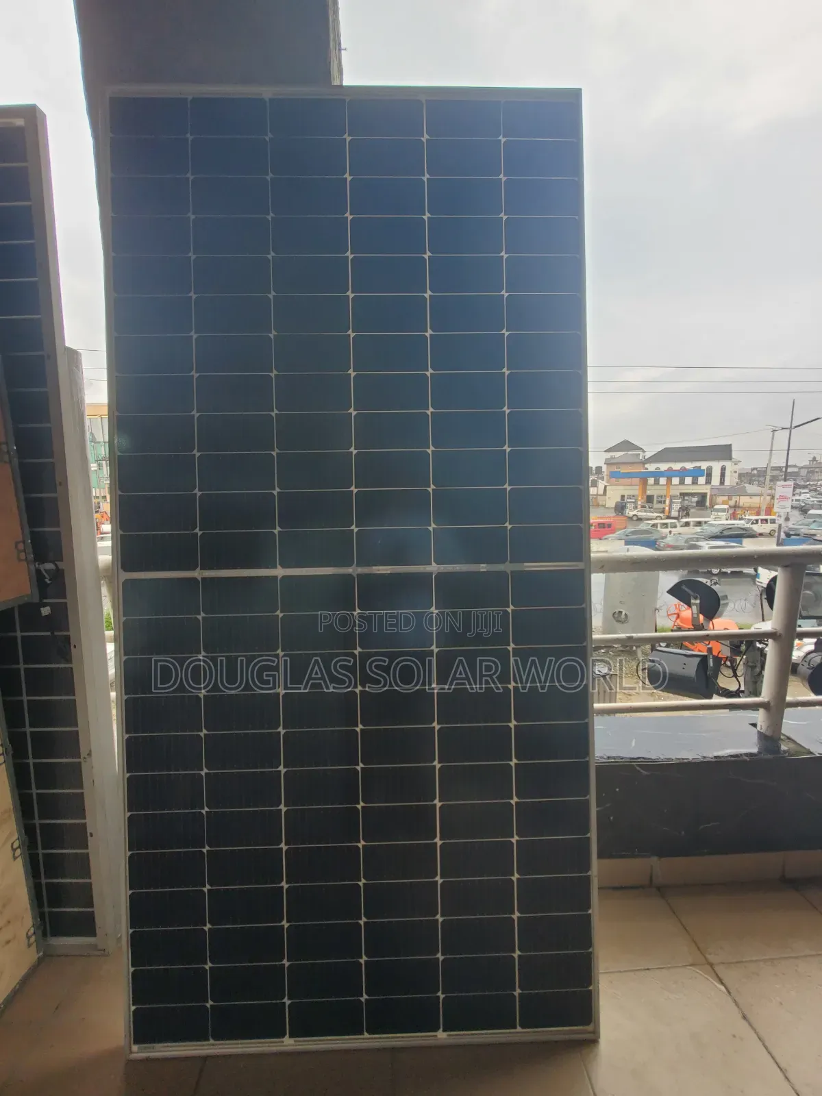 Jinko Solar 650w Half-Cut Mono Solar Panel