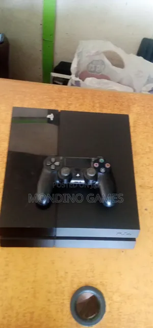 Ps4 Game Console With One Pad and Games Inside