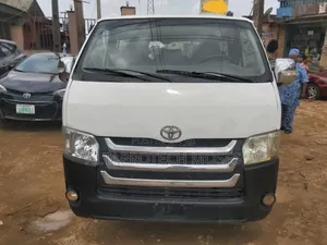 Toyota HiAce 2008 White