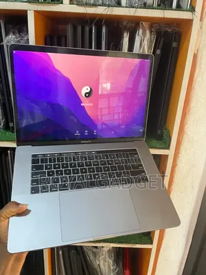 Laptop Apple MacBook 2018 16GB Intel Core i5 SSD 512GB