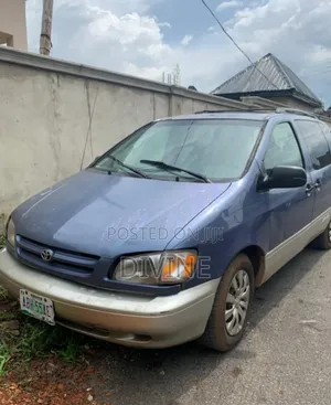 Toyota Sienna 2002 Blue