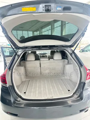 Toyota Venza LE 2012 Gray