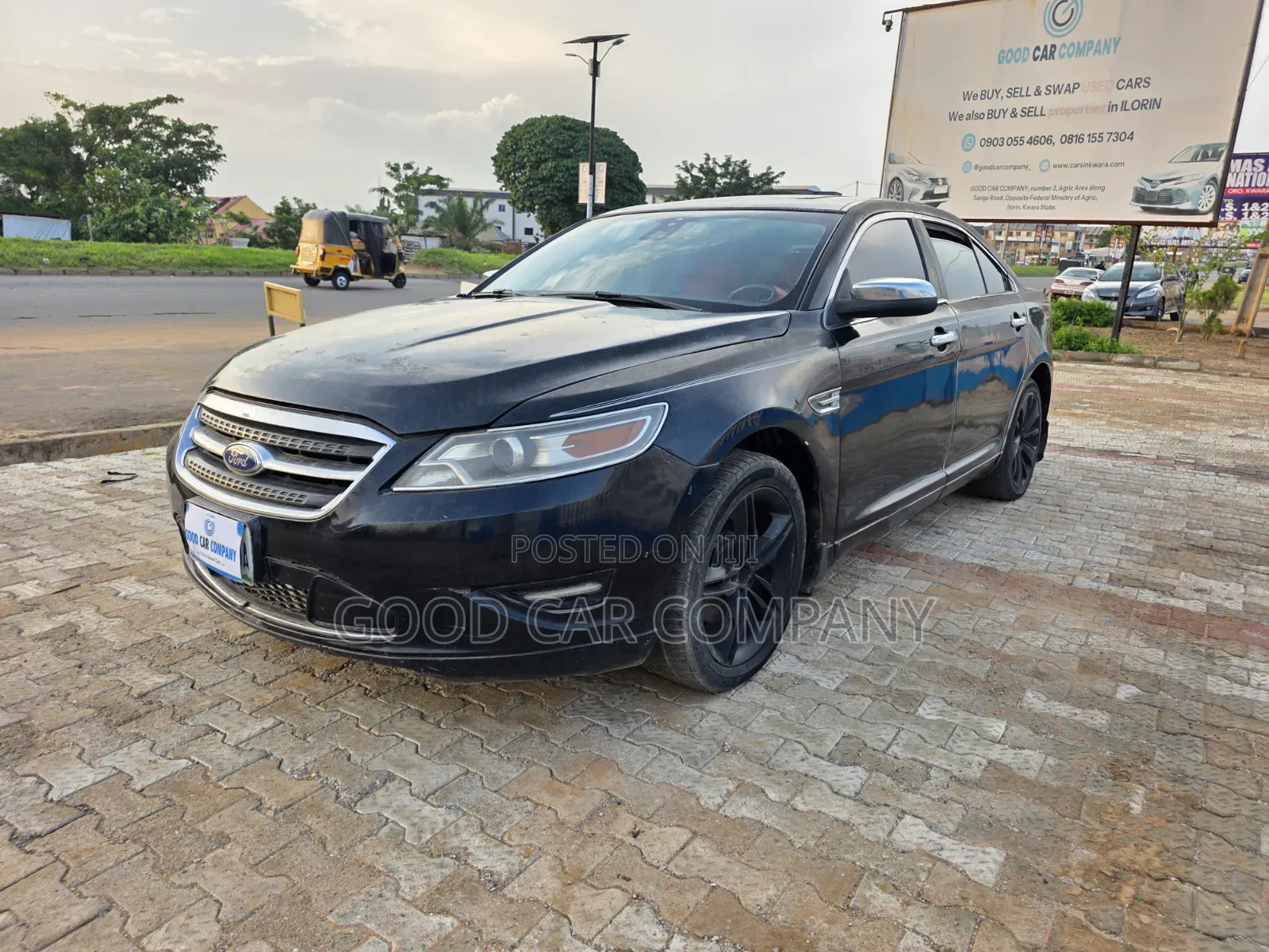Ford Taurus 2011 Black