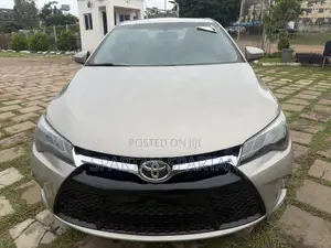 Toyota Camry 2016 Silver