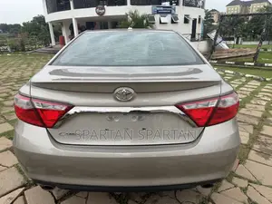 Toyota Camry 2016 Silver