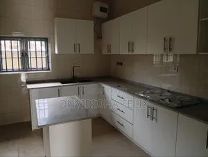 4bdrm Townhouse / Terrace in Iife Camp Main for rent