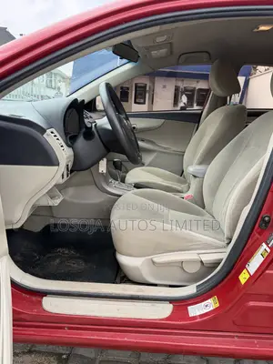 Toyota Corolla L 4dr Sedan (1.8L 4cyl 5M) 2013 Red