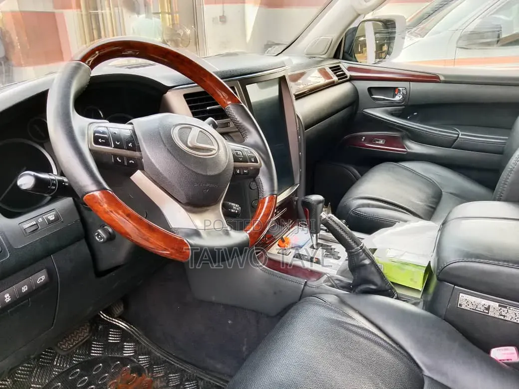Lexus LX 2017 Black