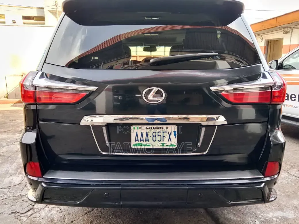 Lexus LX 2017 Black