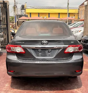 Toyota Corolla LE 4dr Sedan (1.8L 4cyl 4A) 2012 Gray