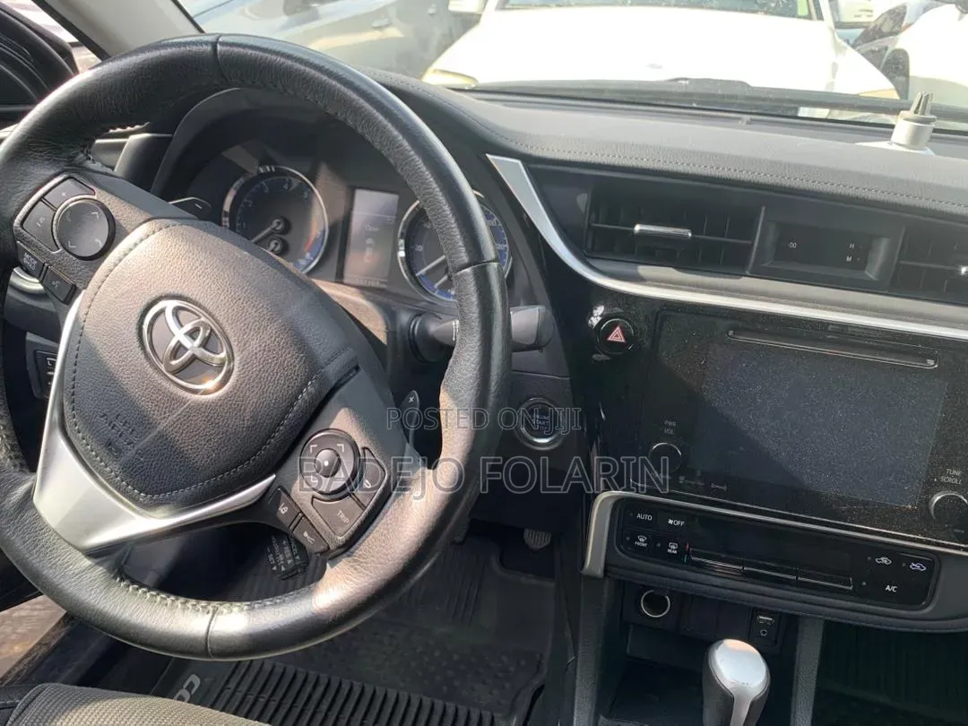 Toyota Corolla 2017 Black