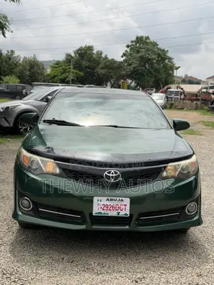 Toyota Camry SE 4dr Sedan (2.5L 4cyl 6A) 2014 Green