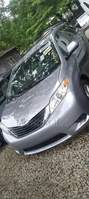 Toyota Sienna 2013 Gray