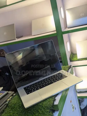 Laptop Apple MacBook Pro 2019 32GB Intel Core i9 SSD 512GB