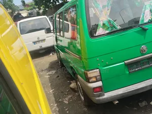 Volkswagen Transporter 2005 Green