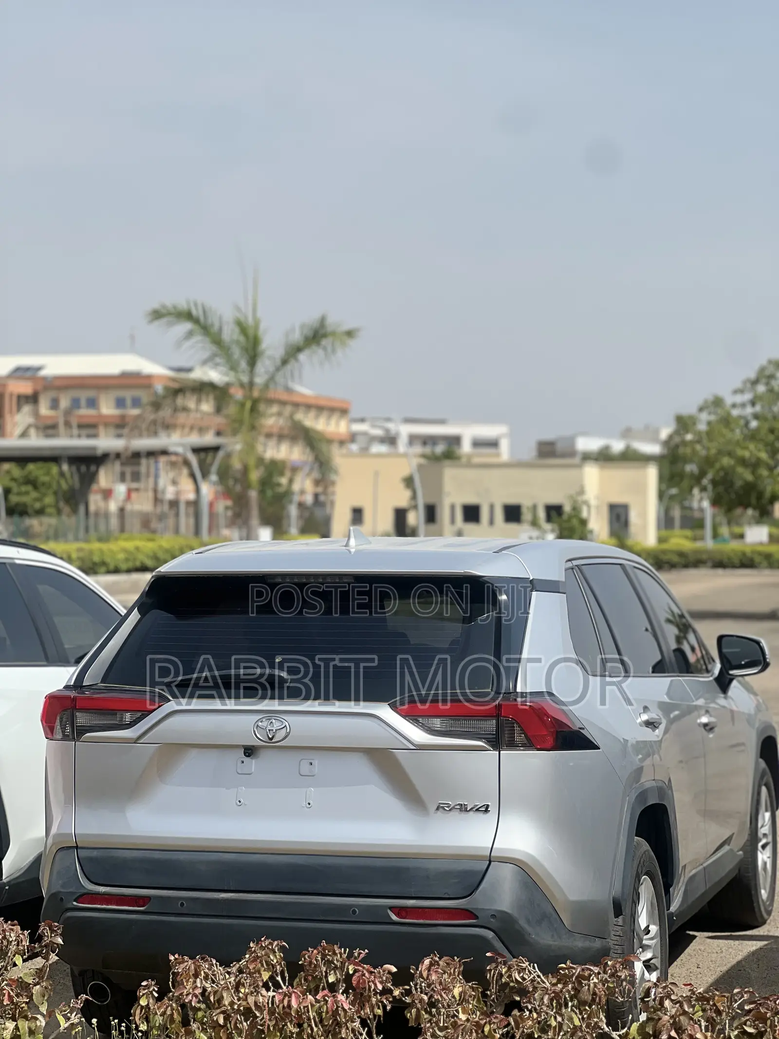 Toyota RAV4 2022 Silver